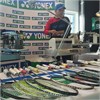 YONEX Ausrüstungs- & Besaitungs-Service bei den BWF World Senior Championships